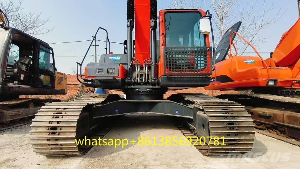 Doosan DX 225 Гусеничні екскаватори
