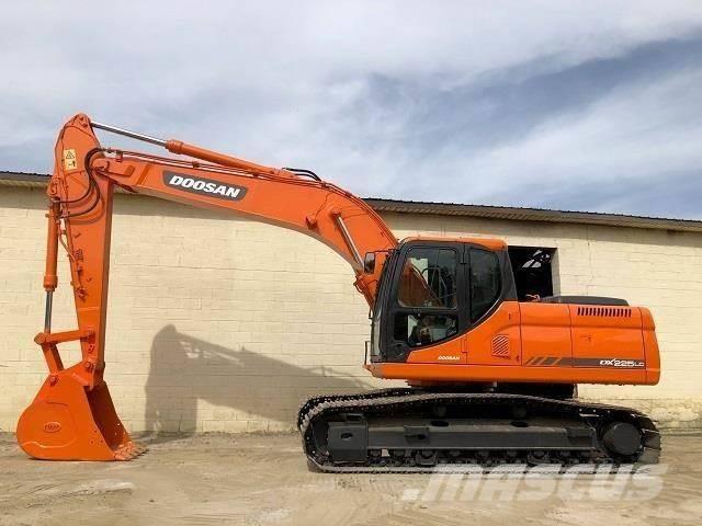 Doosan DX 225 Гусеничні екскаватори