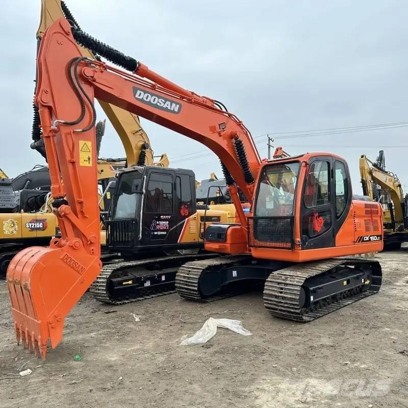 Hitachi ZX 160 Гусеничні екскаватори