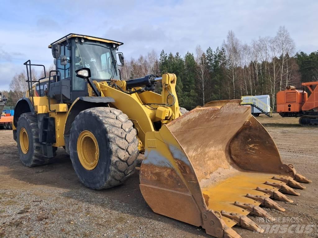 CAT 966M XE Фронтальні навантажувачі