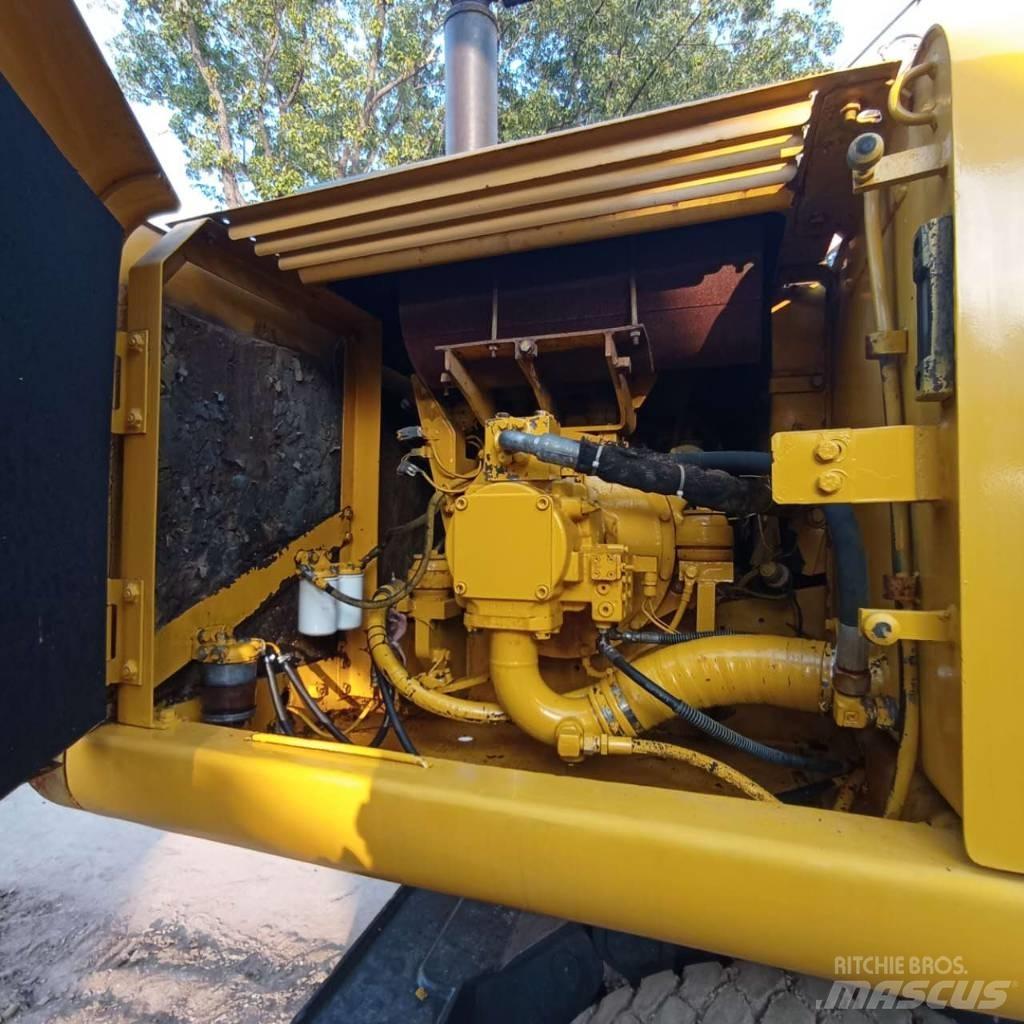 Komatsu PC150W-6 Колісні екскаватори