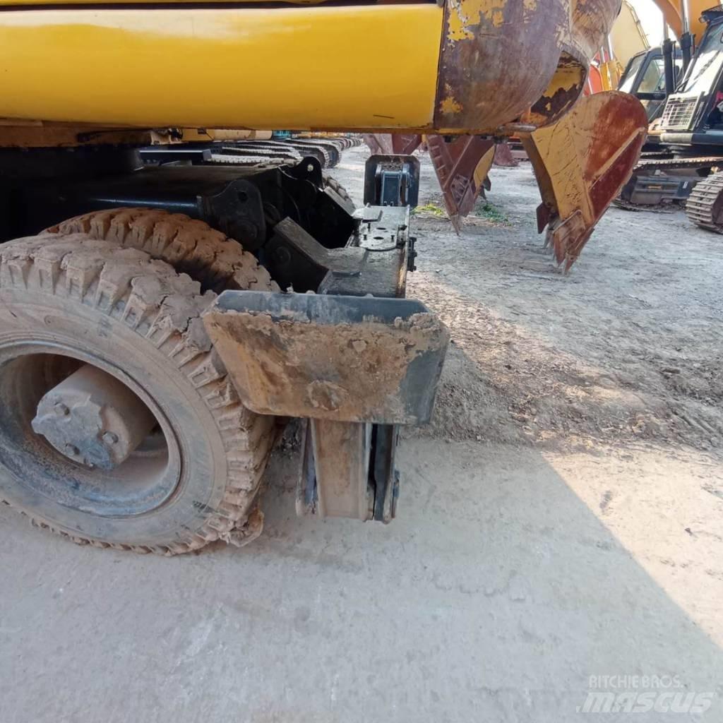 Komatsu PC150W-6 Колісні екскаватори