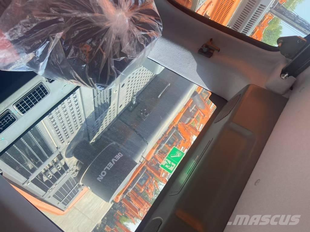 Develon DX 450 Гусеничні екскаватори