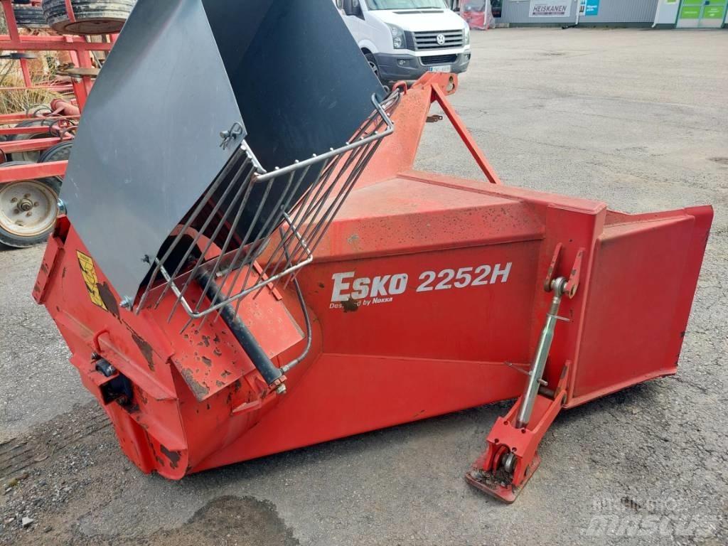 Esko 2252 H Снігомітли