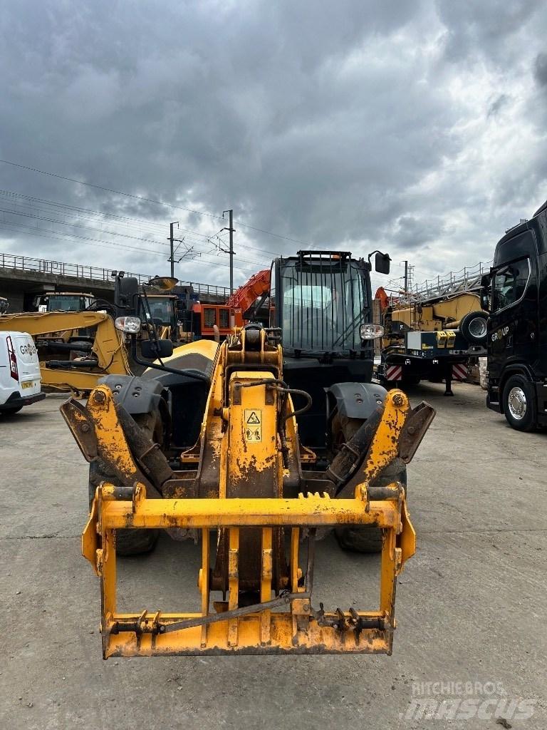 JCB 535-140 Телескопічні навантажувачі