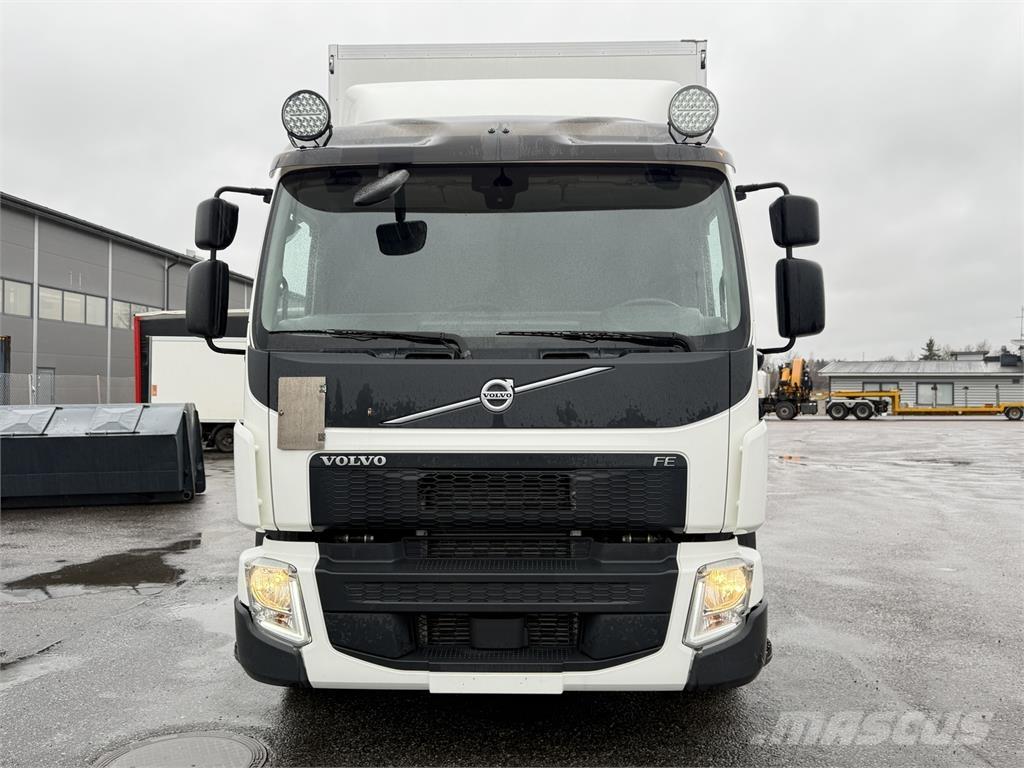 Volvo FE320 4X2 Фургони