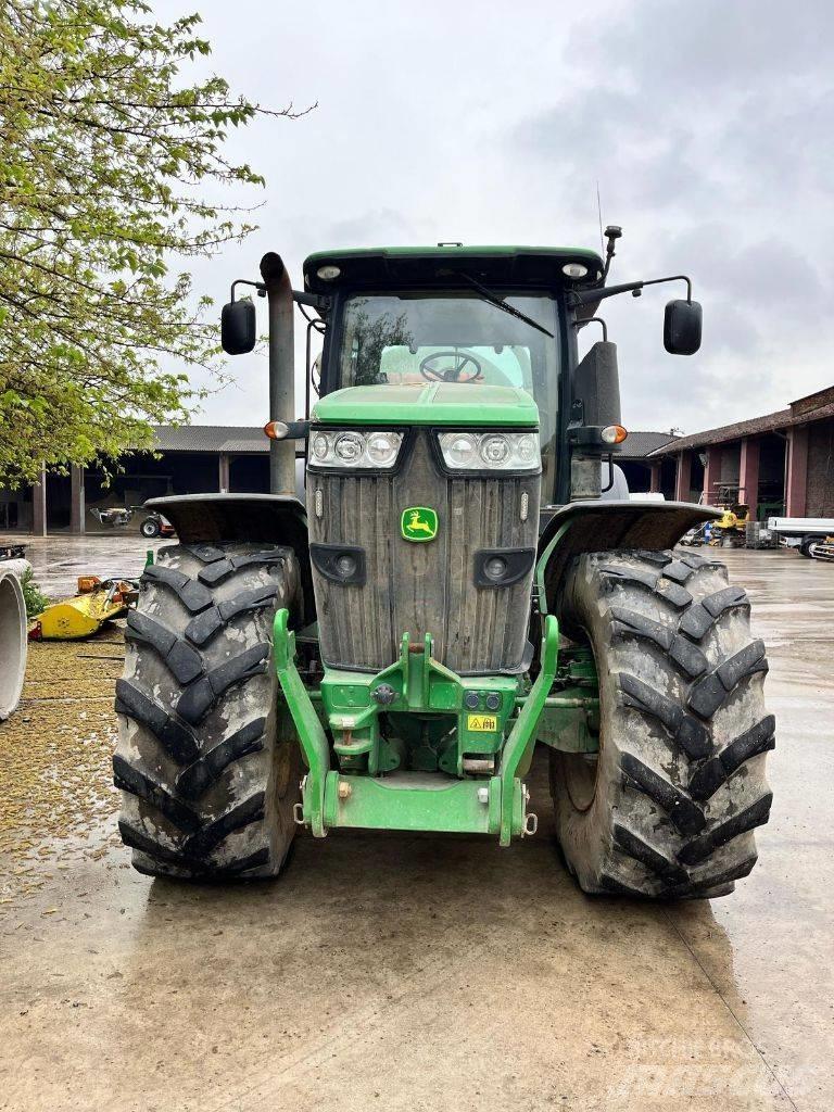 John Deere 7230 R Трактори