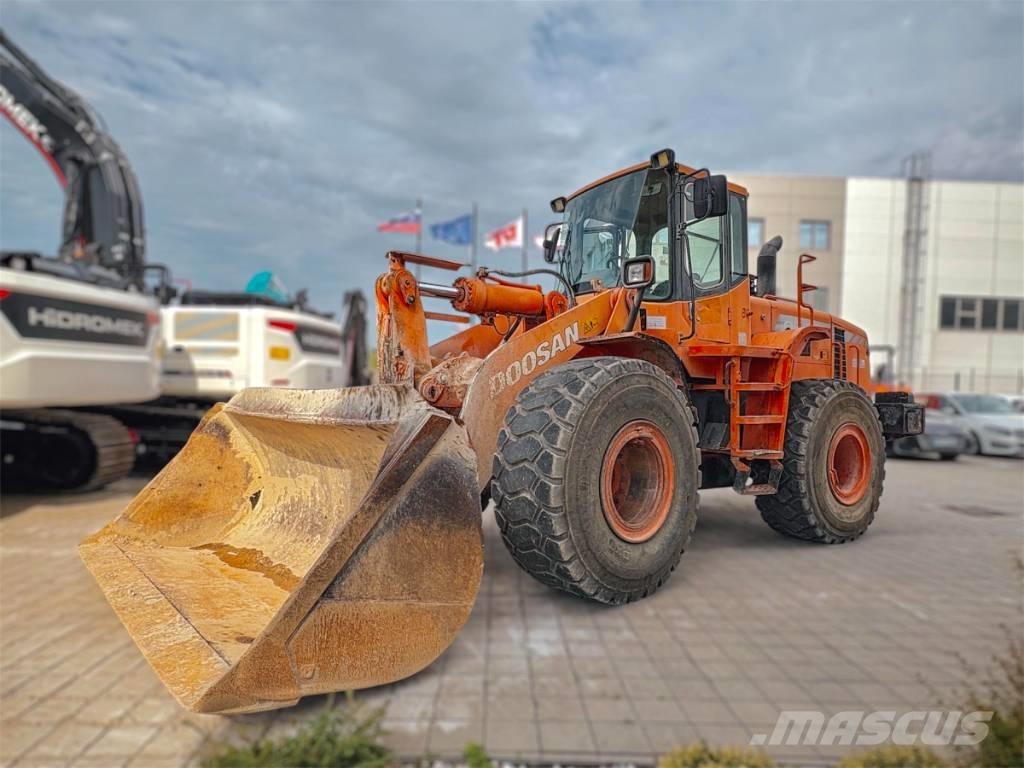 Doosan DL 300 Фронтальні навантажувачі
