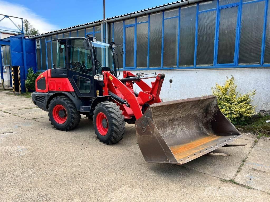 Kubota R082 Фронтальні навантажувачі