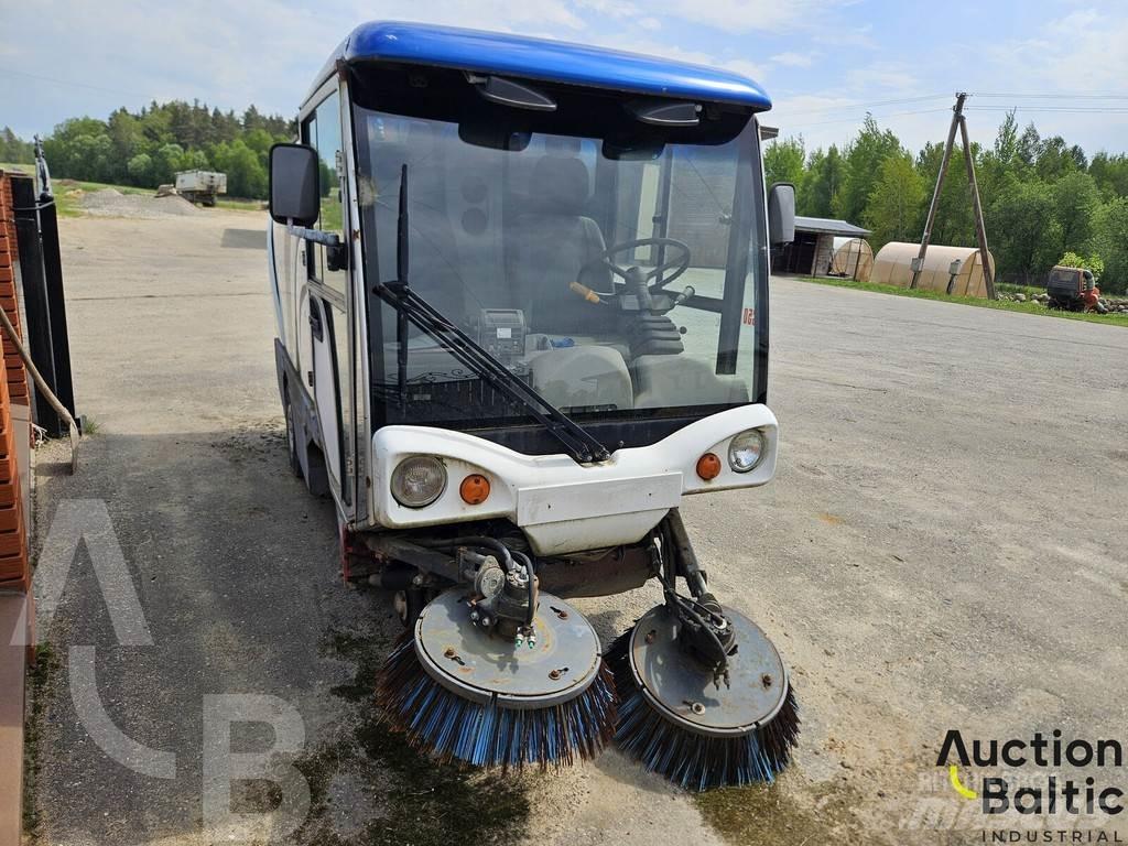 Johnston 142A 101T Підмітальні машини