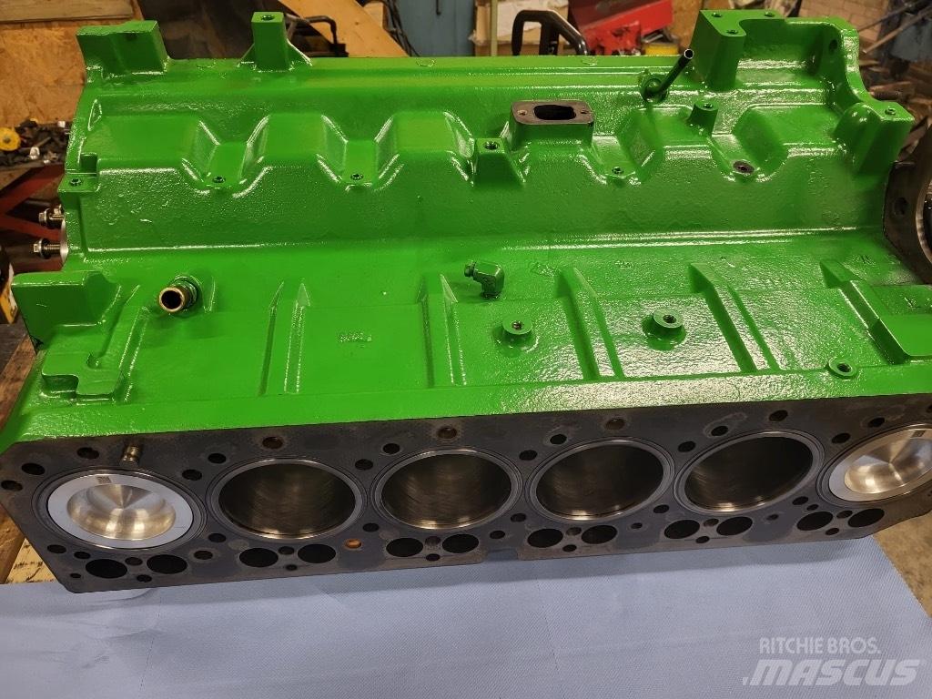 John Deere 6068 Трактори