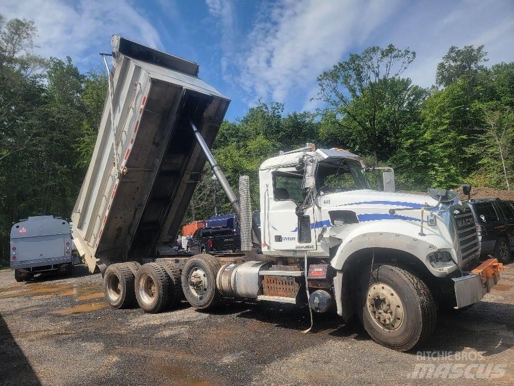 Mack 713GU Самоскиди