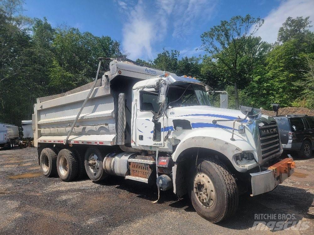 Mack 713GU Самоскиди