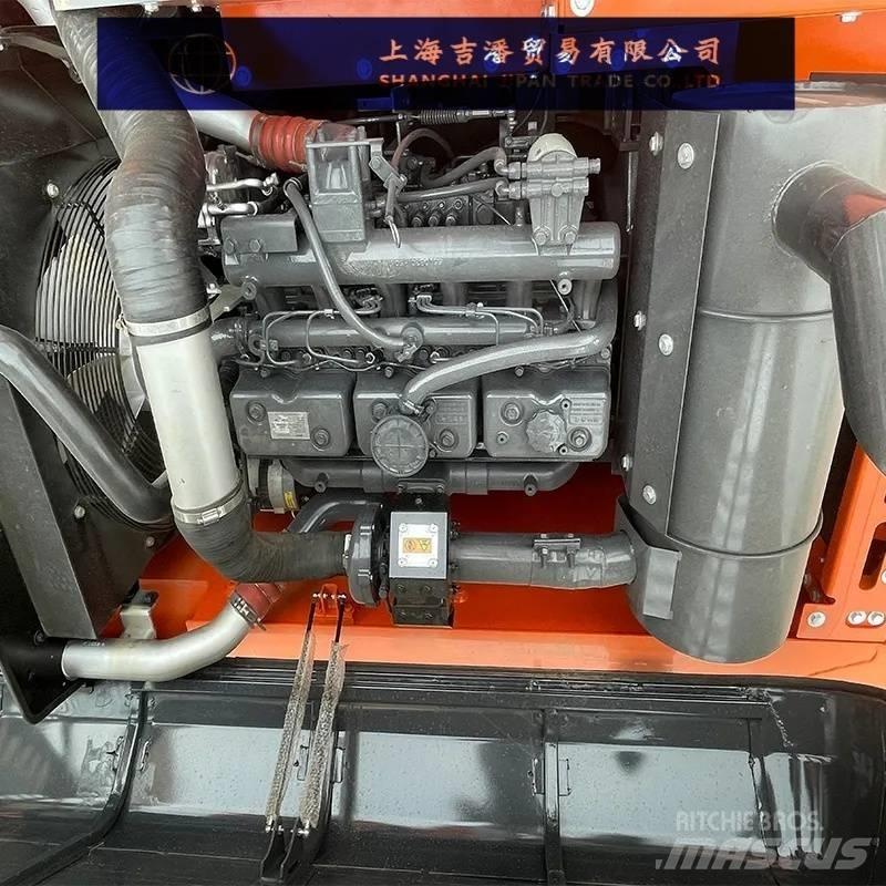 Doosan DX 225 Гусеничні екскаватори