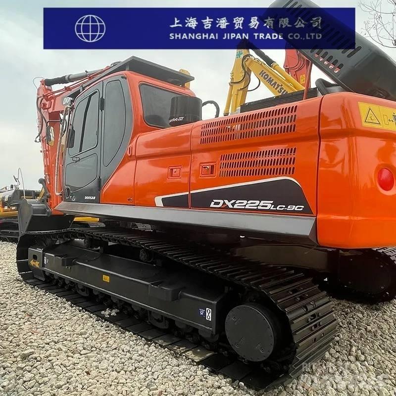 Doosan DX 225 Гусеничні екскаватори