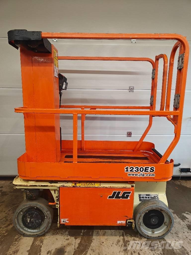 JLG 1230 ES Вертикальні щоглові підйомники