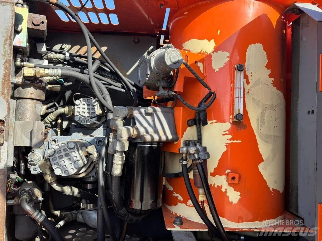 Hitachi ZX 130 W Колісні екскаватори