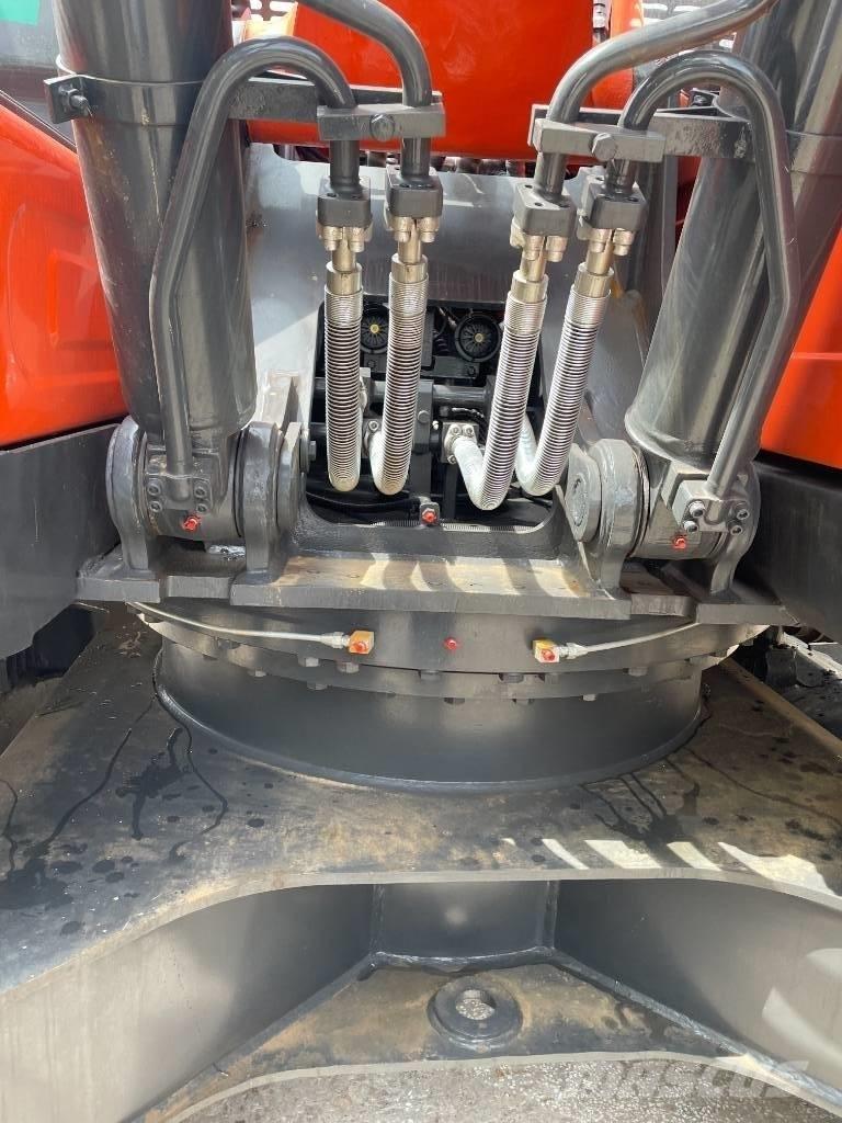 Doosan DX 225 Середні екскаватори 7т. - 12т.