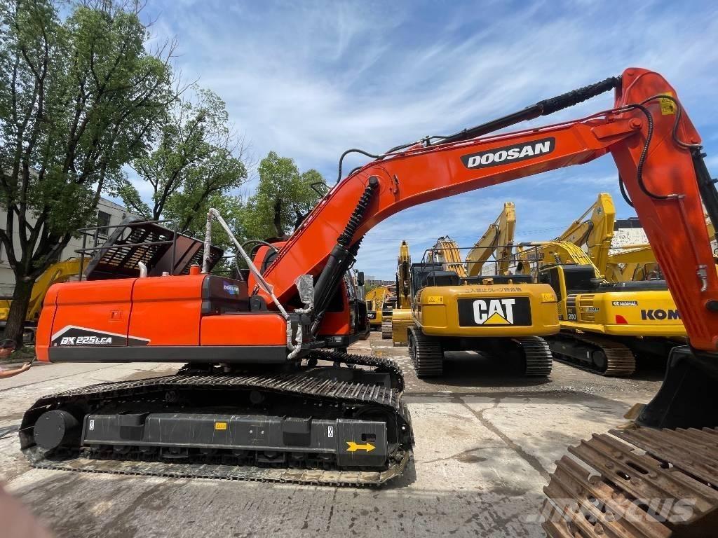 Doosan DX 225 Середні екскаватори 7т. - 12т.
