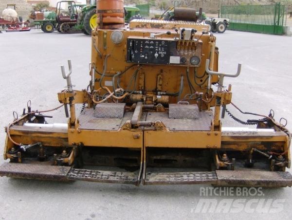 Case F25V Асфальтовкладачі