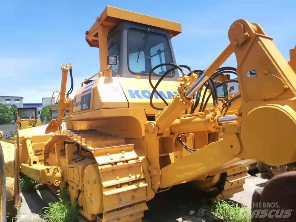 Komatsu D 155 Гусеничні бульдозери