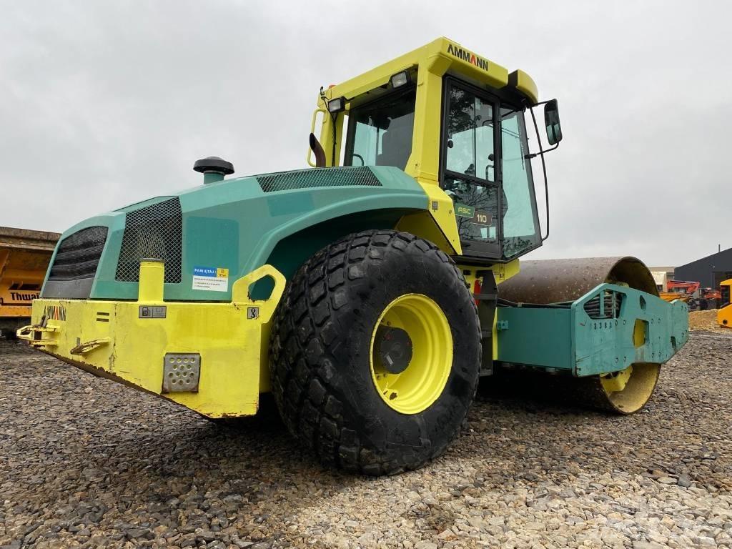 Ammann ASC 110 Грунтові котки
