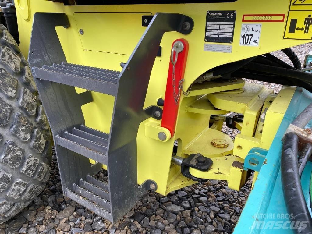 Ammann ASC 110 Грунтові котки