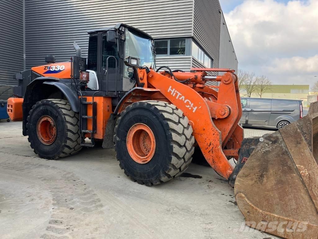 Hitachi ZW330-6 Фронтальні навантажувачі