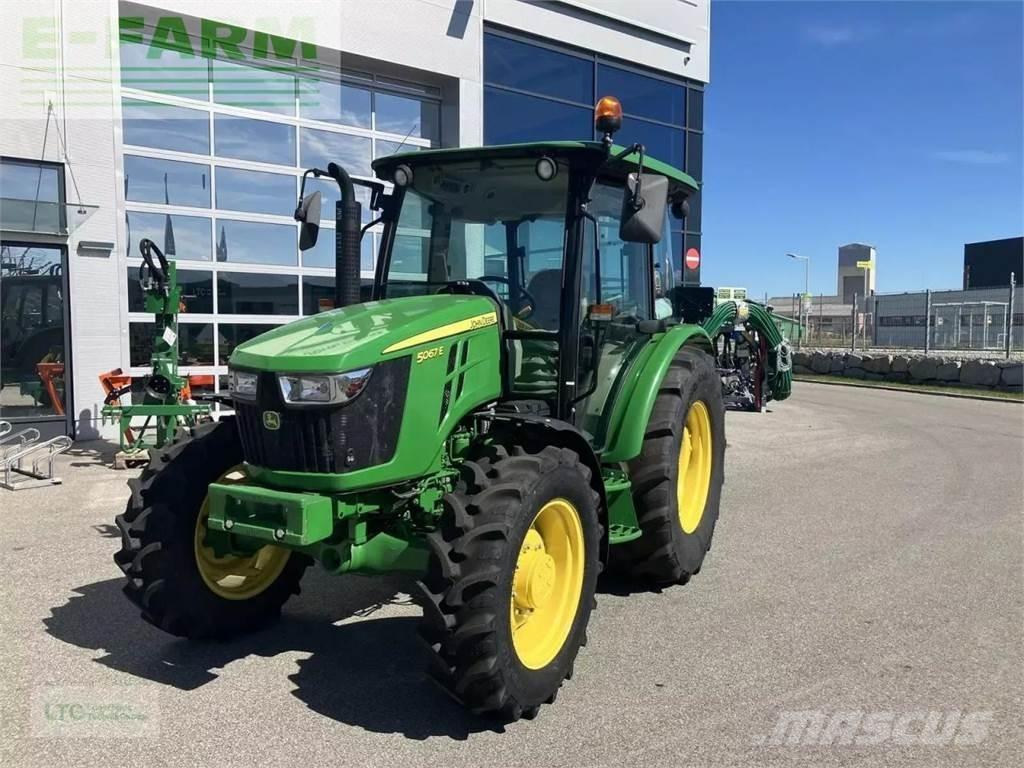 John Deere 5067e Трактори