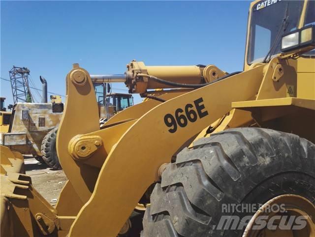 CAT 966 E Фронтальні навантажувачі