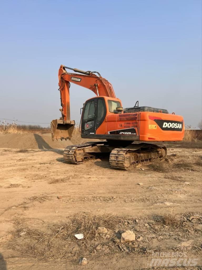 Doosan DX225LC-9C Гусеничні екскаватори