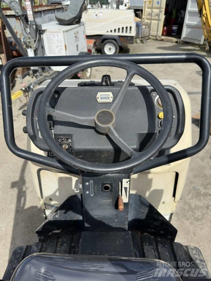 Ingersoll Rand DD 16 Ущільнювачі грунту