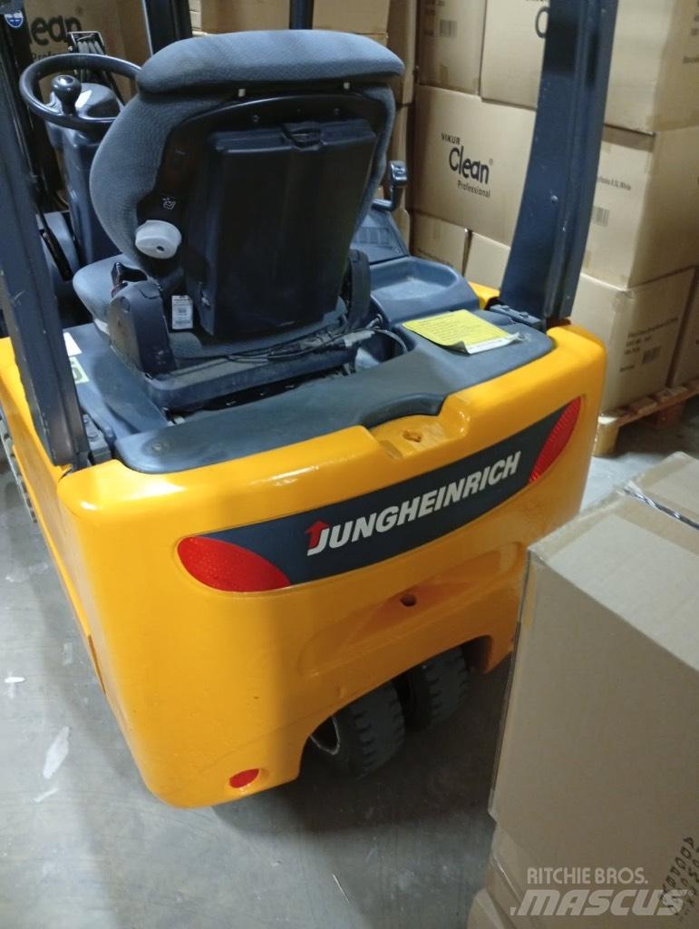 Jungheinrich EFG213 Електронавантажувачі
