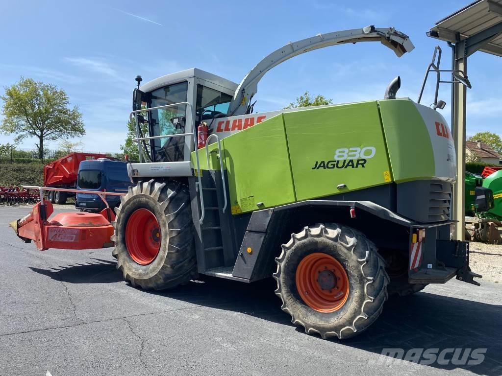 CLAAS JAGUAR 830 Фуражні комбайни