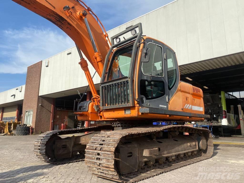 Doosan DX 180 LC Гусеничні екскаватори
