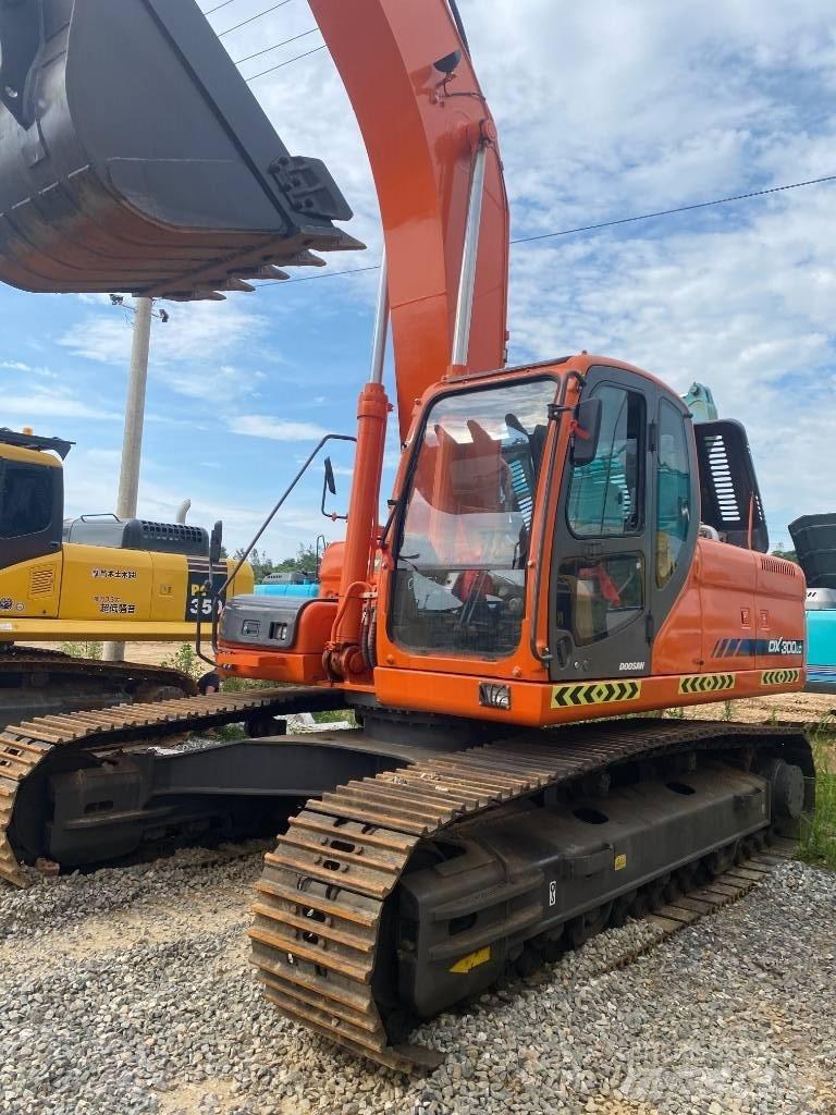 Doosan DX 300 LC Гусеничні екскаватори