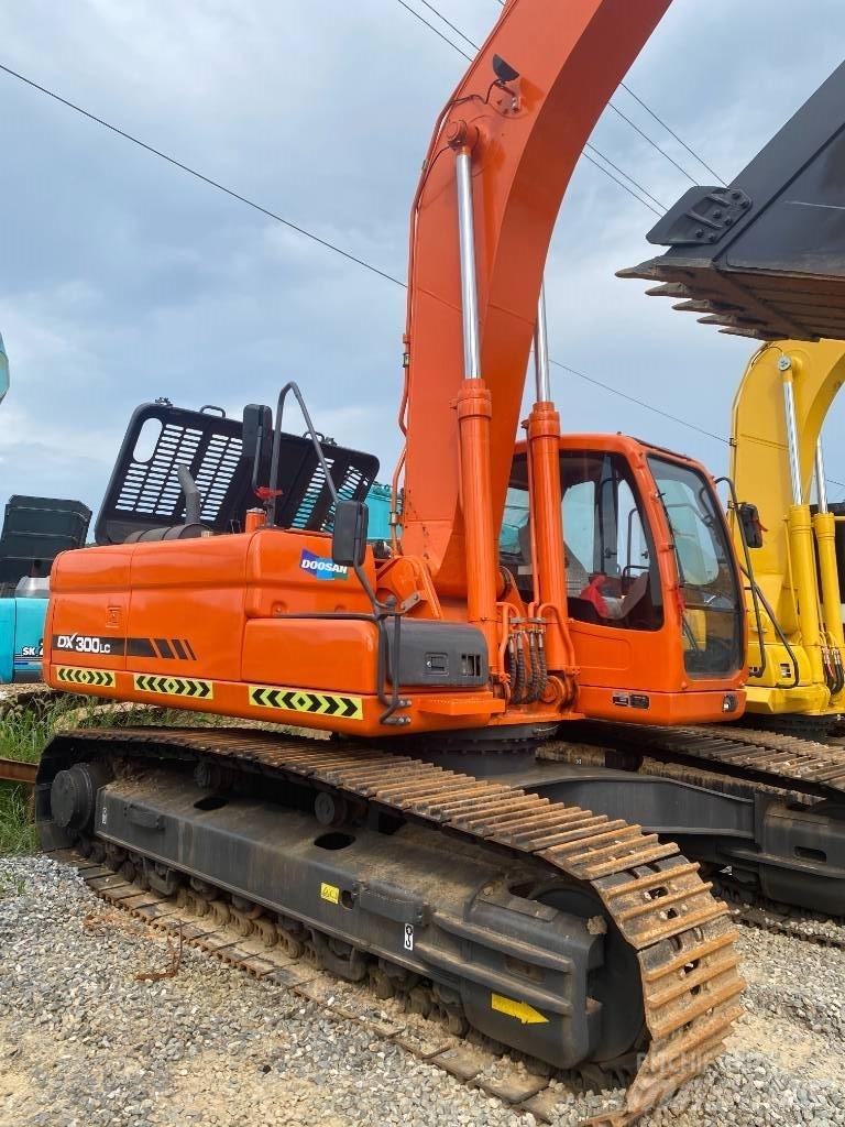 Doosan DX 300 LC Гусеничні екскаватори