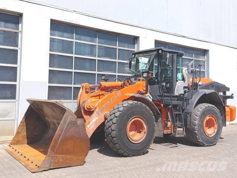 Hitachi ZW 250-6 Фронтальні навантажувачі
