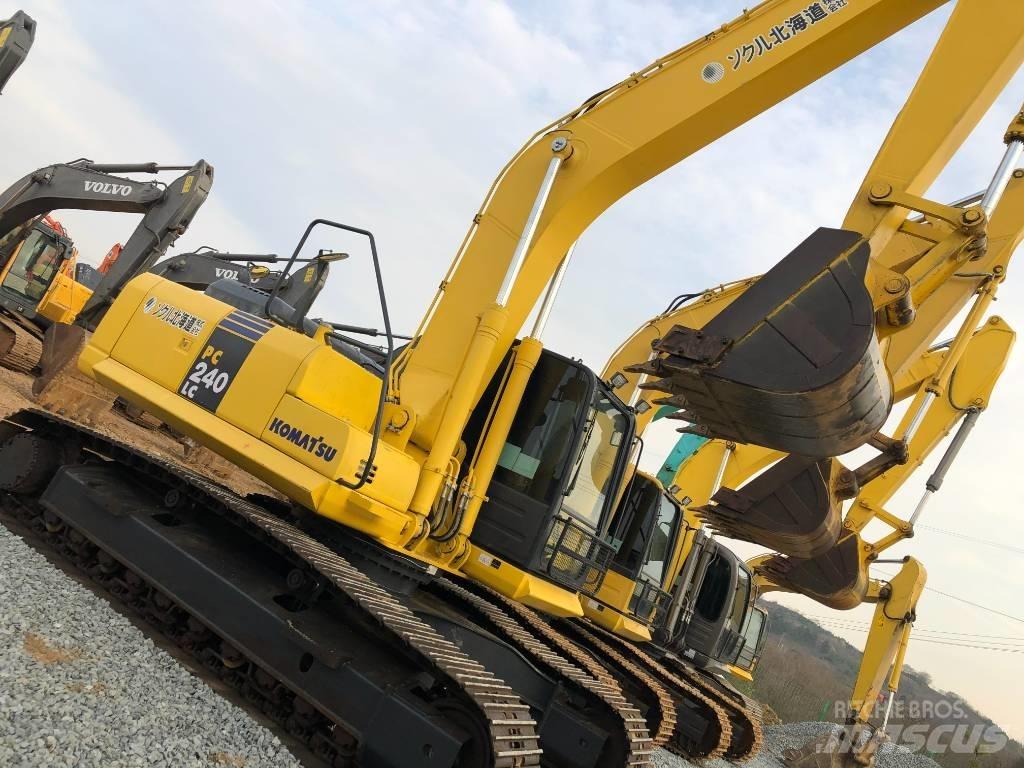 Komatsu 240-8 Гусеничні екскаватори