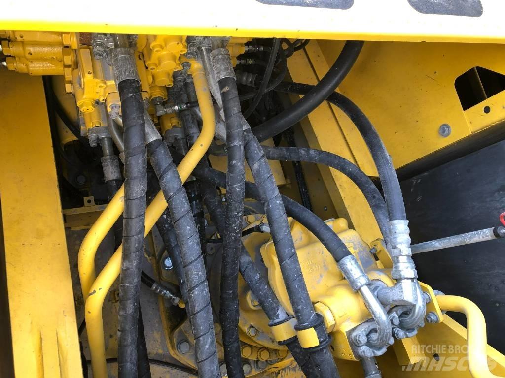Komatsu 240-8 Гусеничні екскаватори