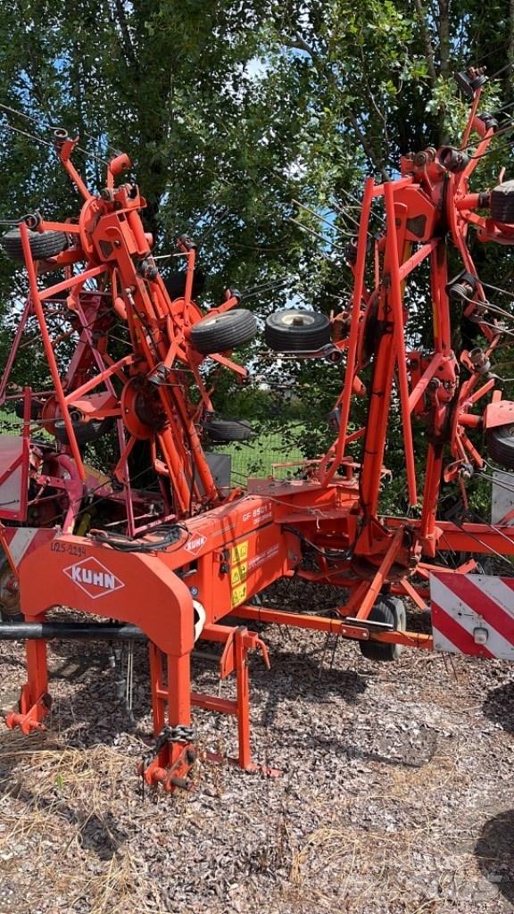 Kuhn GF 8501 T Граблі і сінозворушувачі