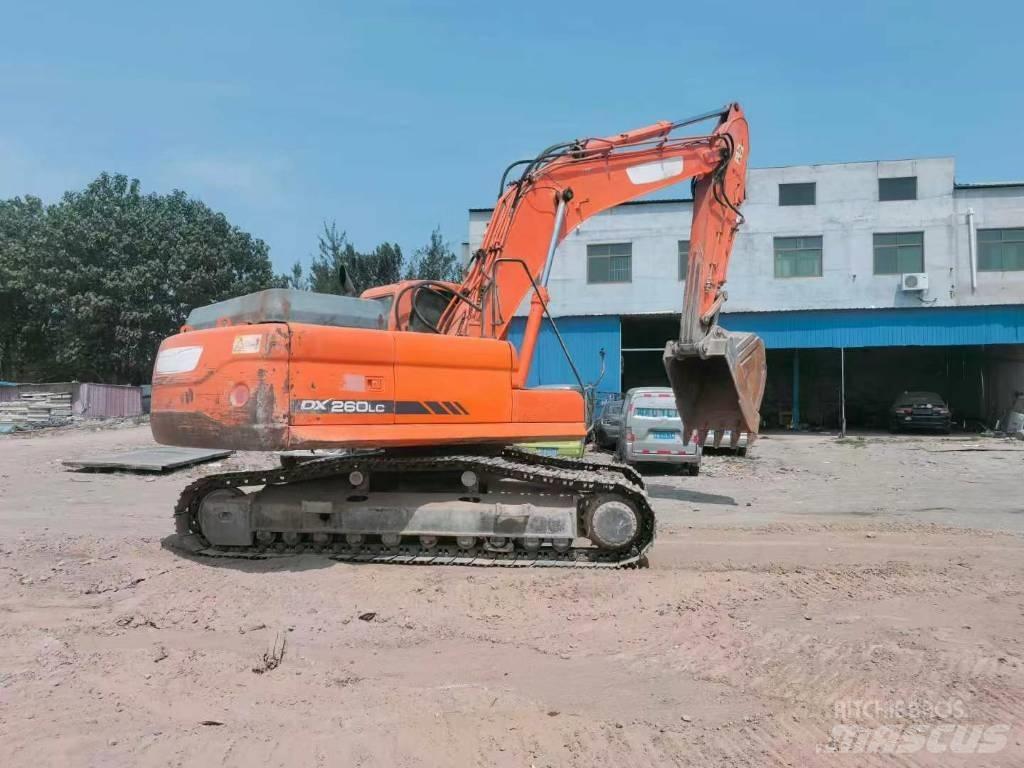 Doosan DX 260 Гусеничні екскаватори