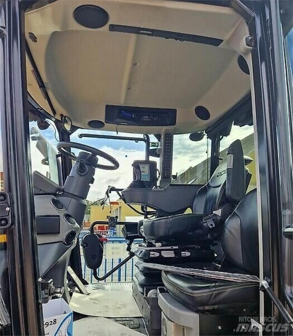 JCB 4220 Fastrac Трактори