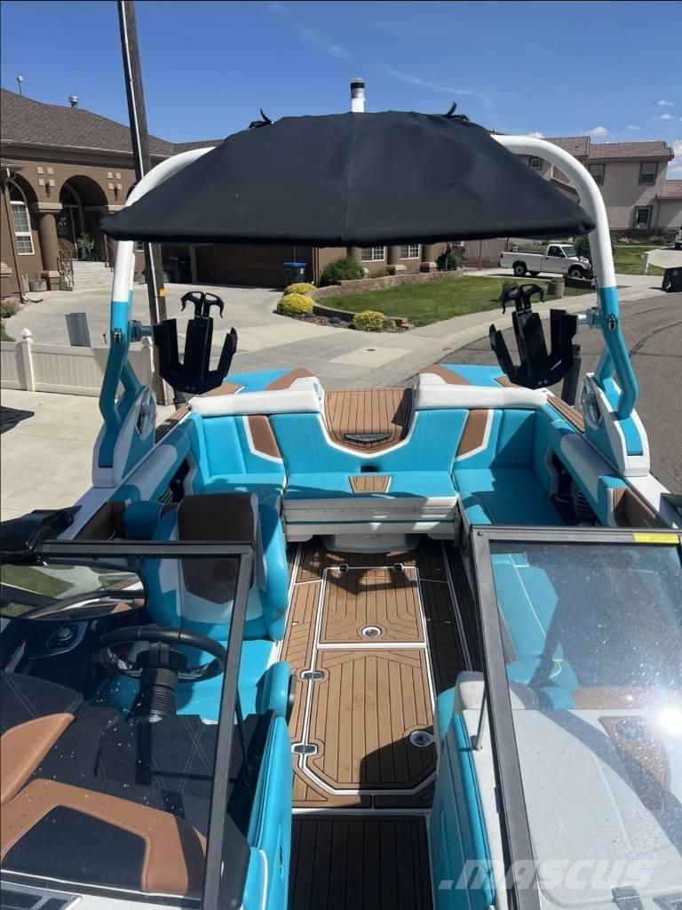  Nautique G23 Човни / баржі