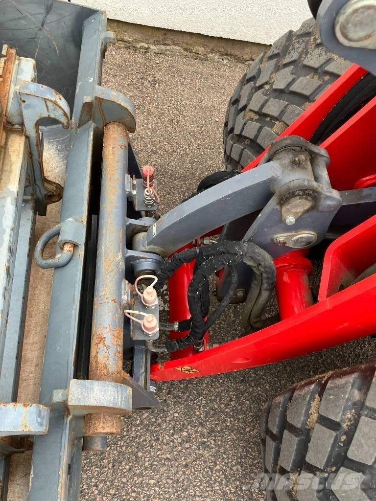 Flexitrac 1350 Багатофункціональне обладнання для вантажних і землекопальних робіт