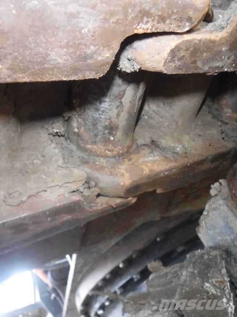 Hitachi ZX 210 LC-6 Гусеничні екскаватори