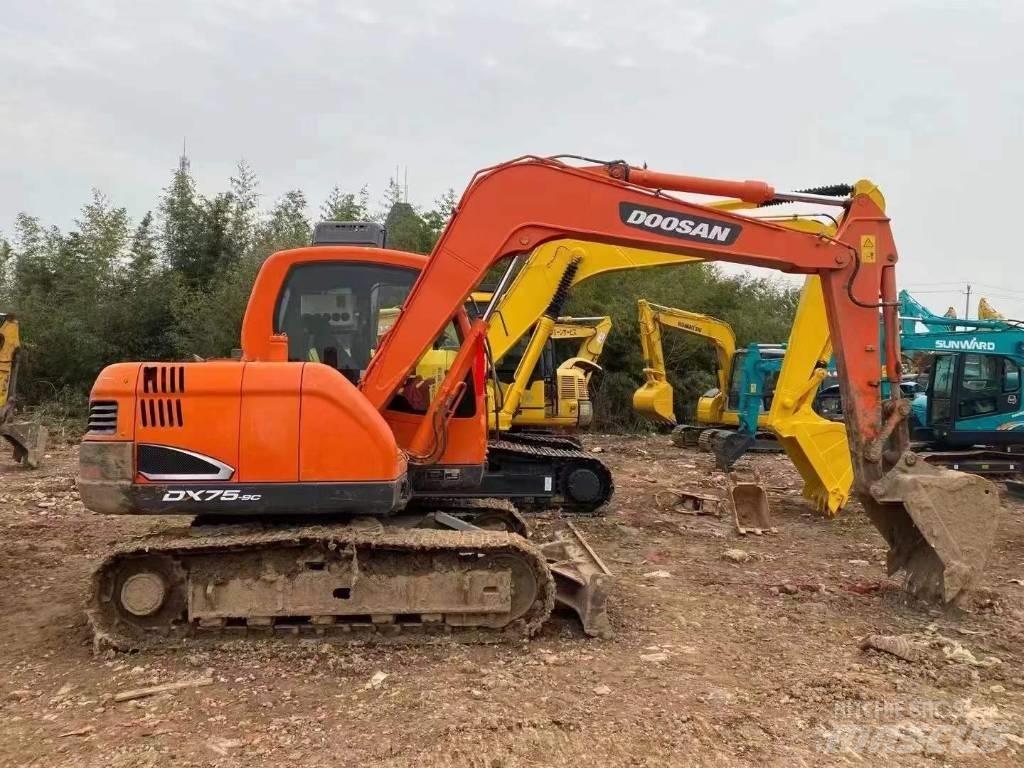 Doosan DX 75-9 Гусеничні екскаватори