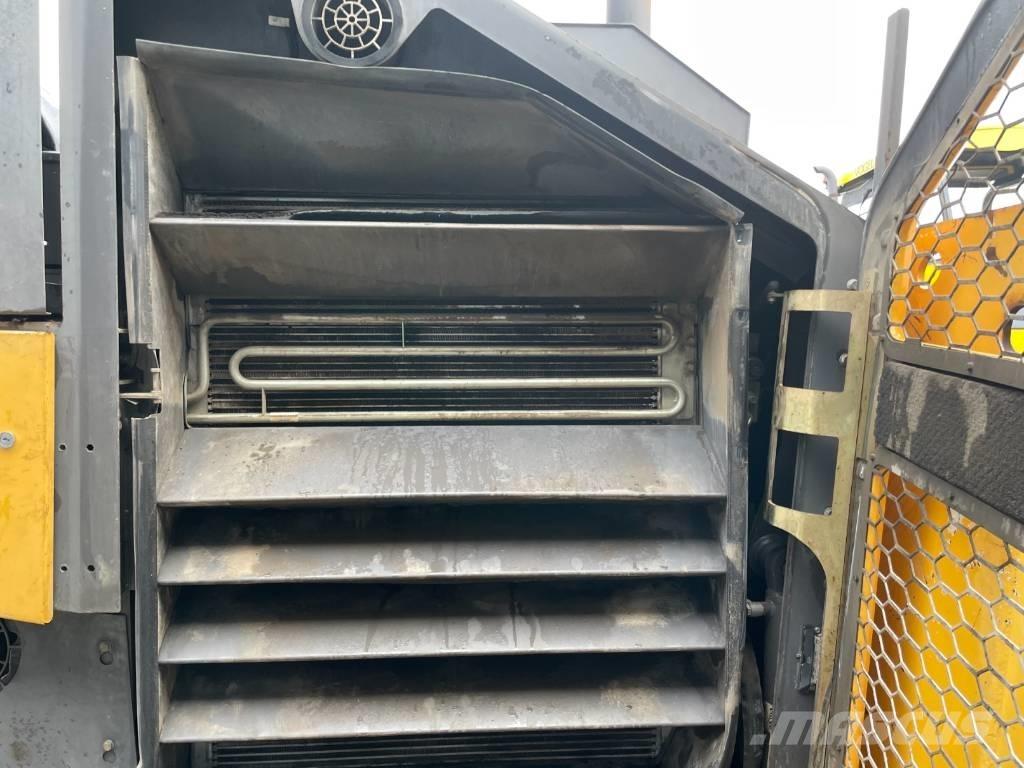 Volvo P7820C Асфальтовкладачі