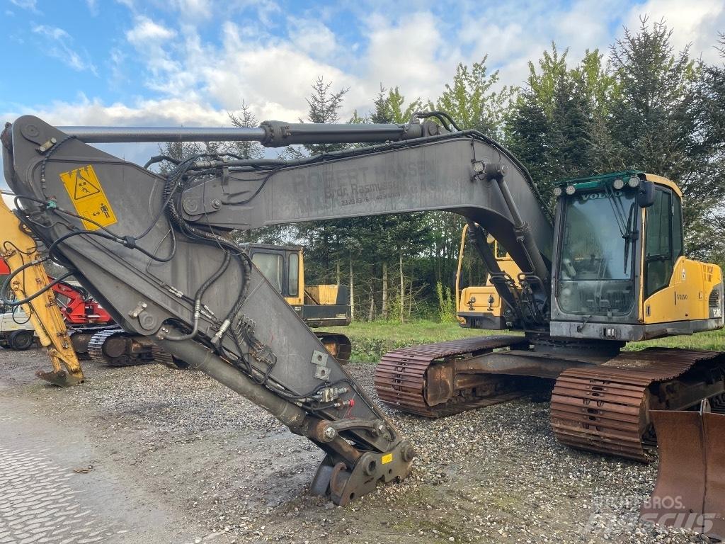 Volvo EC210C Гусеничні екскаватори