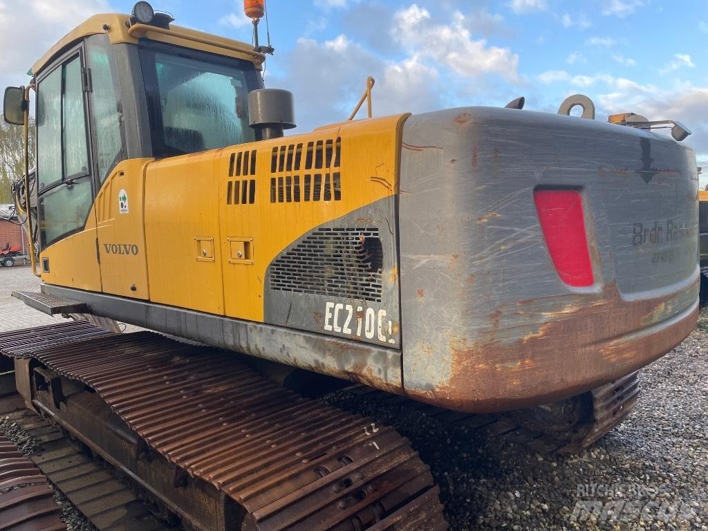 Volvo EC210C Гусеничні екскаватори